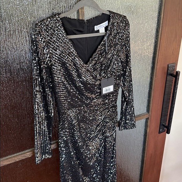 Mac Duggal 26940 Long Sleeve Sequin Dress size 6 NWT - Picture 6 of 11